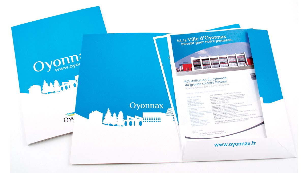 Agence Comete création Chemise institutionnelle et livre de normes : Plaquette / Dépliant / Livret pour Ville d'Oyonnax